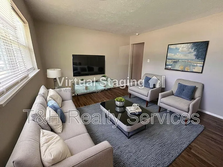 2601 E Bradbury Ave — Photo 3