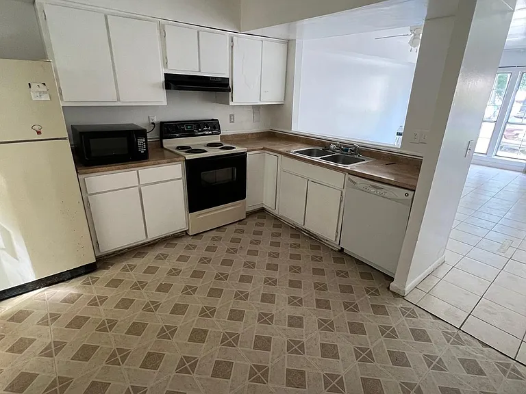 3665 Tavern Way — Photo 10