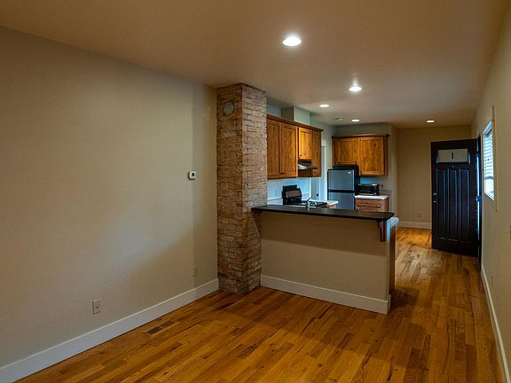 5th image of 603 S 3rd St W #1