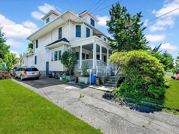 3rd image of 228 Weyman Avenue