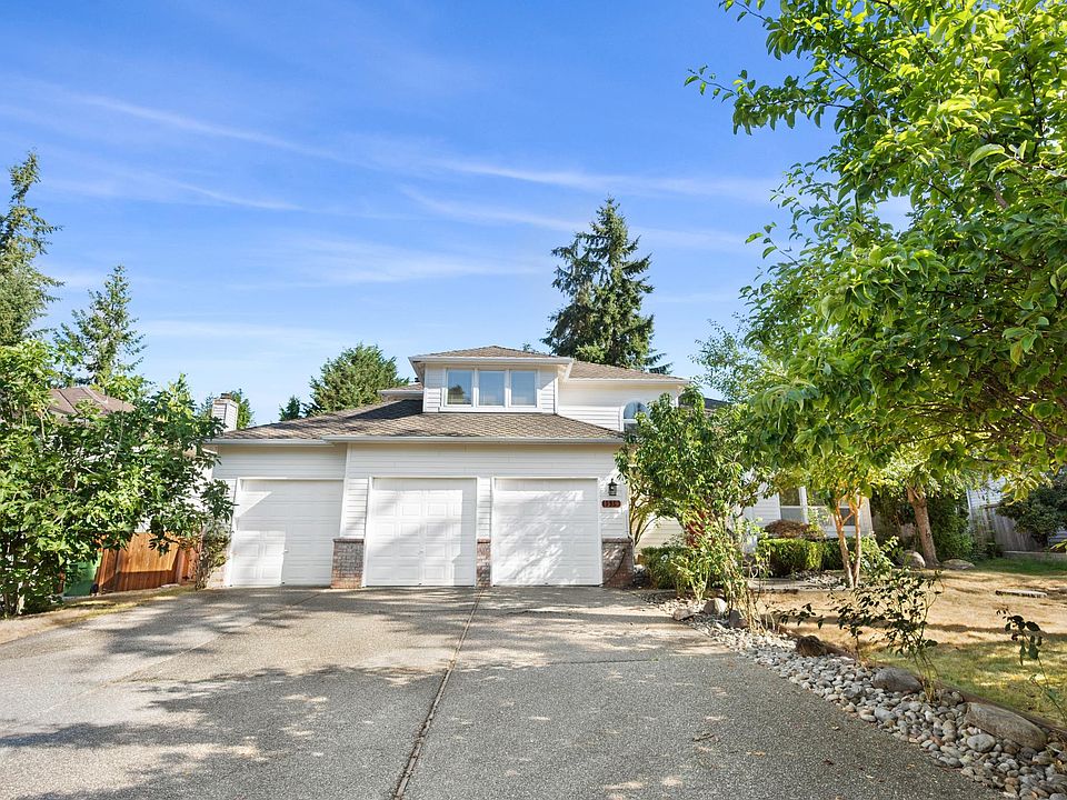 Updated 4 bed, 2 1/2 bath 2 story home with main floor office, 3 car garage. Welcome home!