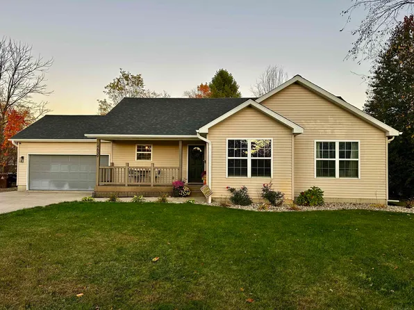 14639 Carlon Dr, Lake Odessa, MI 48849