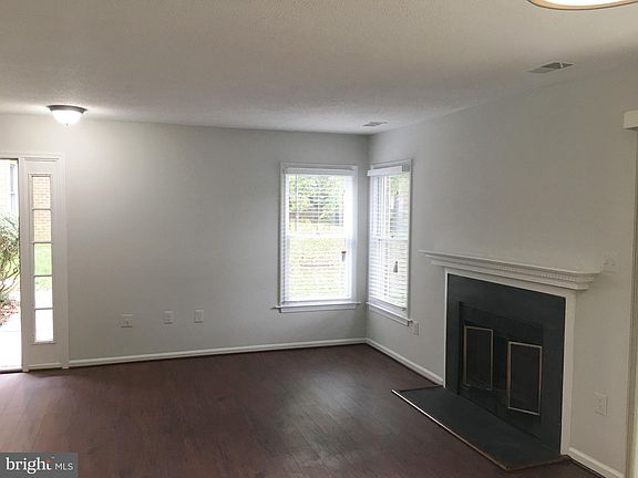 3rd image of 7594 Lakeside Village Dr Unit E