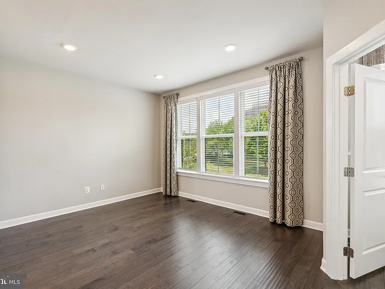 13212 Woodland Park Rd — Photo 13