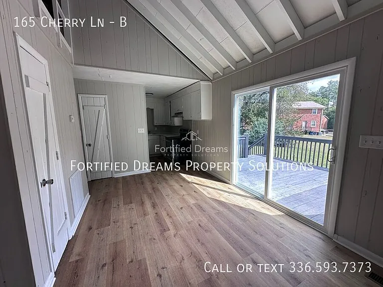 165 Cherry Ln #B — Photo 18