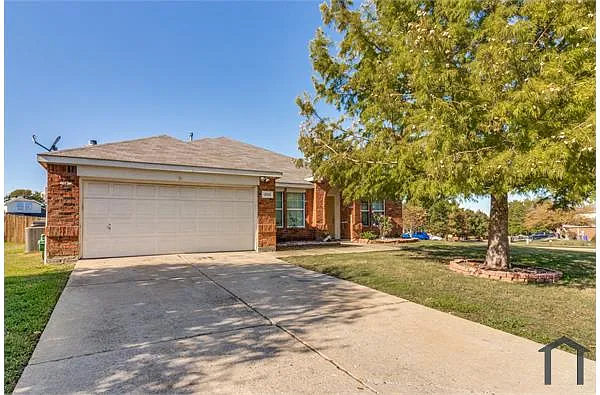 Building Photo - 1205 Hampton Dr