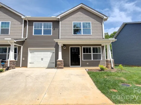 40 Virginia Commons Dr, Arden, NC 28704