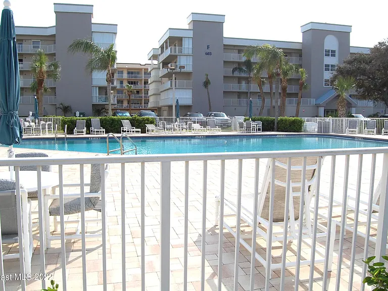 609 Shorewood Dr #203 — Photo 26