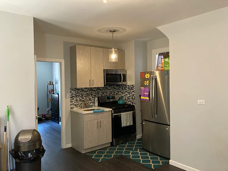 15816 Grand Central Pkwy #1 — Photo 3
