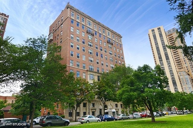 1st image of 2450 N Lakeview Ave #10