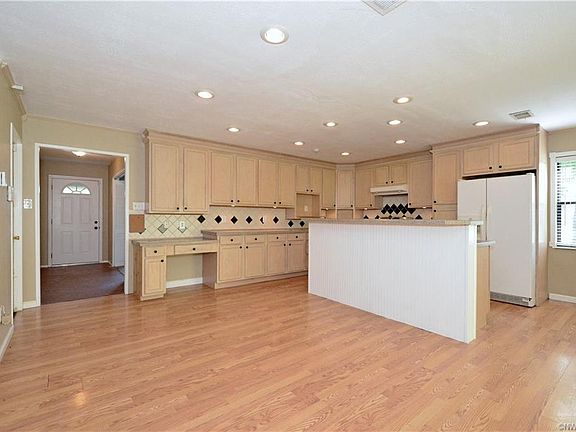 5th image of 3420 Oleander Pl
