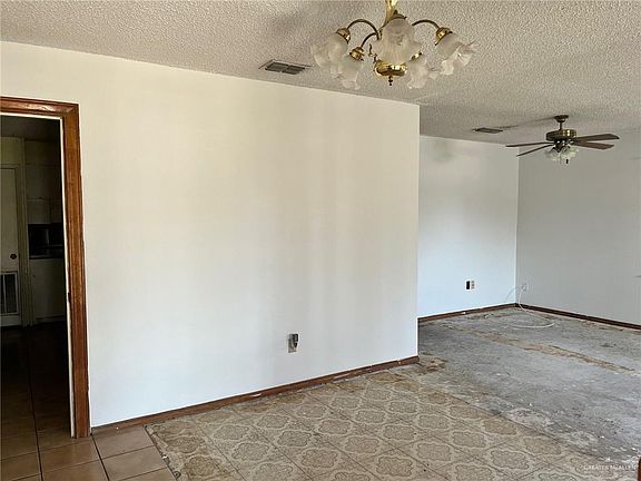 3rd image of 921 N 27th 1/2 St