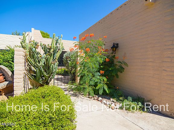 3rd image of 5721 E Camino Del Tronido