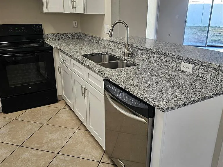 Boca Woods Dr — Photo 7