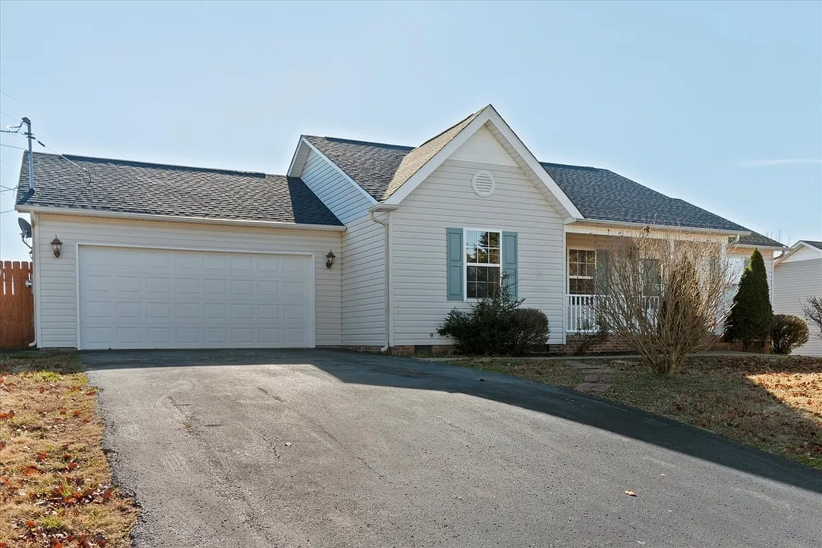 Building Photo - 556 Winning Dr