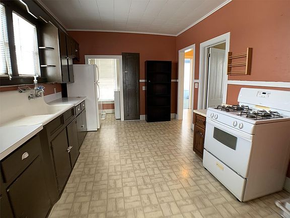 3rd image of 30 Garfield St #2
