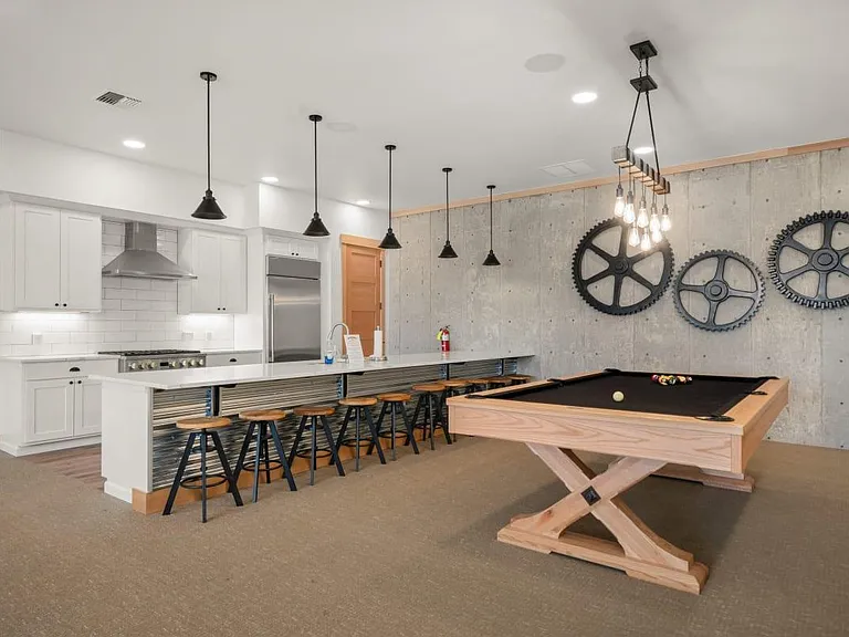 Bluegrass Farms Apartments — Photo 39