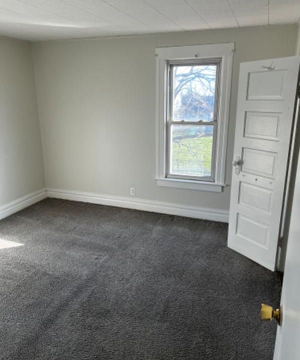 19 E James St, photo 4