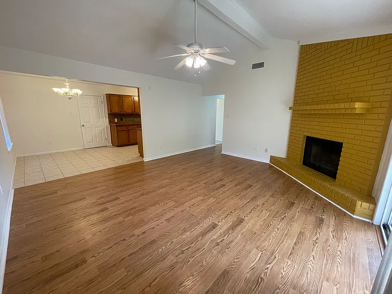 113 W Harbor Dr — Photo 16