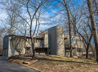 27 Symonds Dr, Belleville, IL 62223