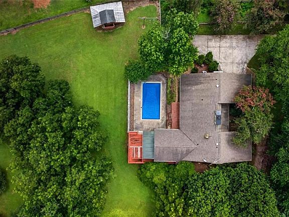 2nd image of 13295 Cogburn Rd
