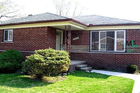 1st image of 23050 Wildwood St