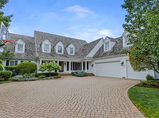 1207 W Golf Rd, Libertyville, IL 60048