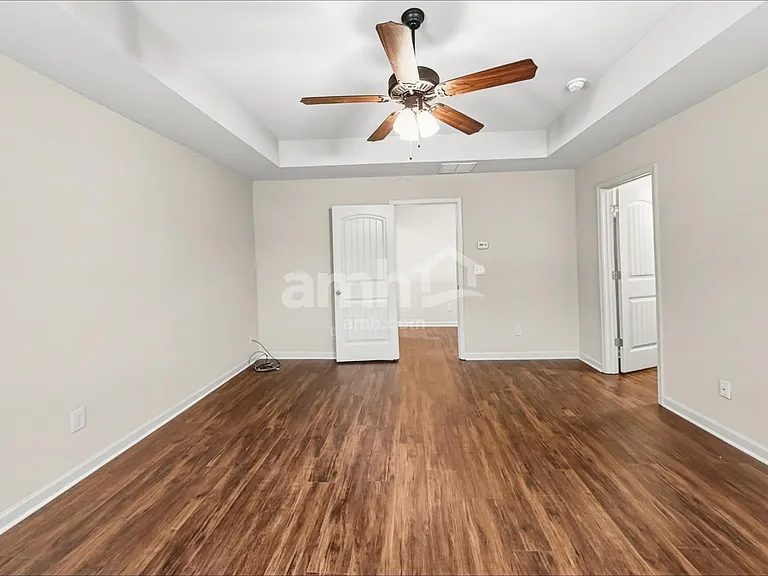 918 Pine Ln — Photo 11