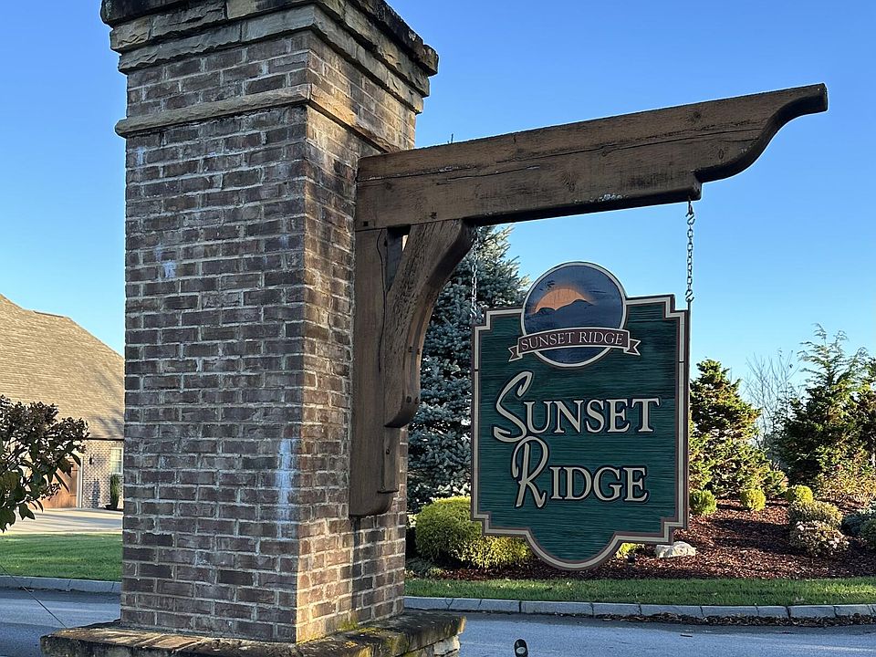 2nd image of 10 Sunset Meadows Ct