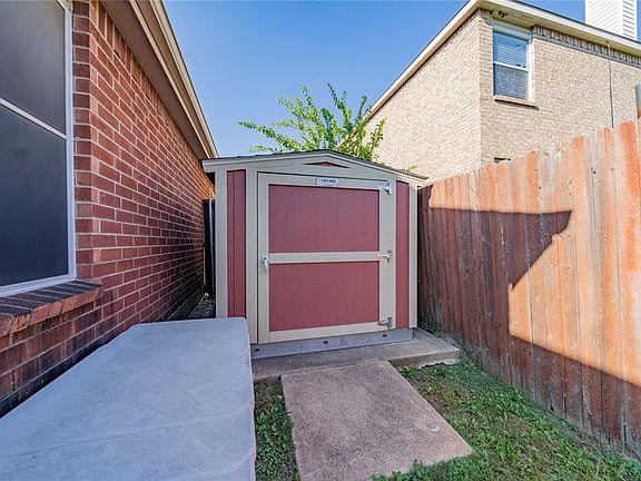5th image of 1912 Caddo Springs Dr