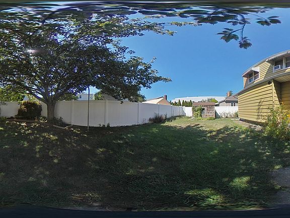4th image of 68 Concord St