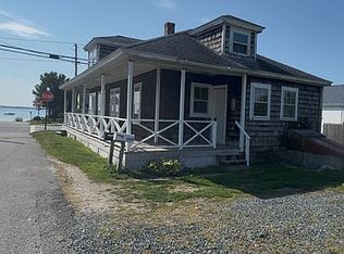 424 Park Ave, Portsmouth, RI 02871