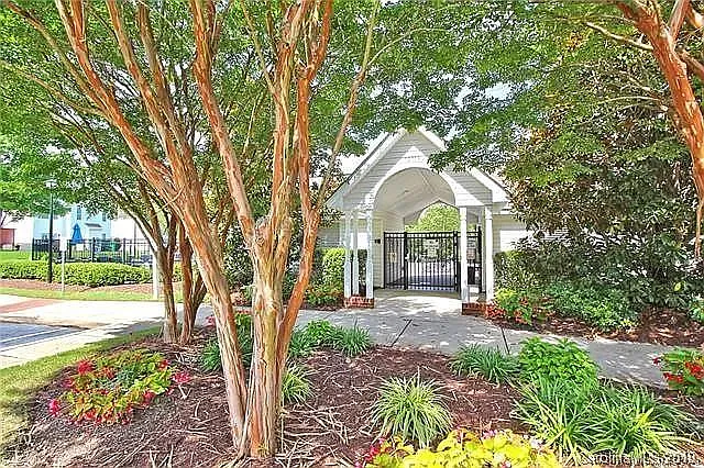 12015 Royal Castle Ct — Photo 5