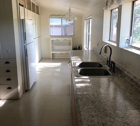 4th image of 422 S Marina St