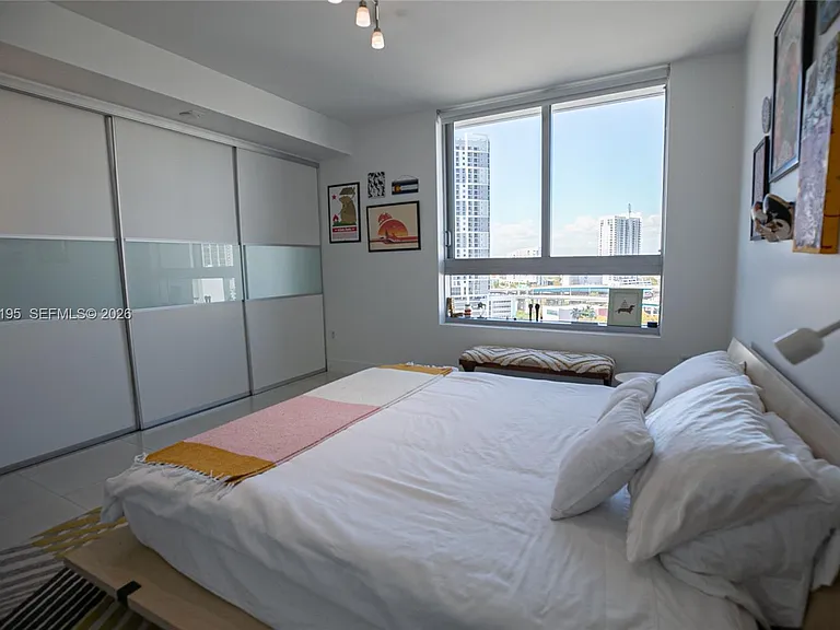 90 SW 3rd St #1611 — Photo 8