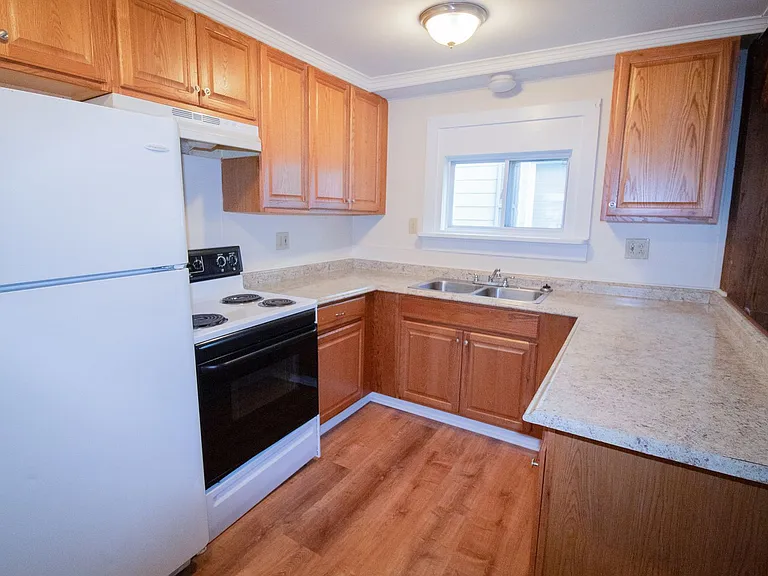 207 Maple St — Photo 3