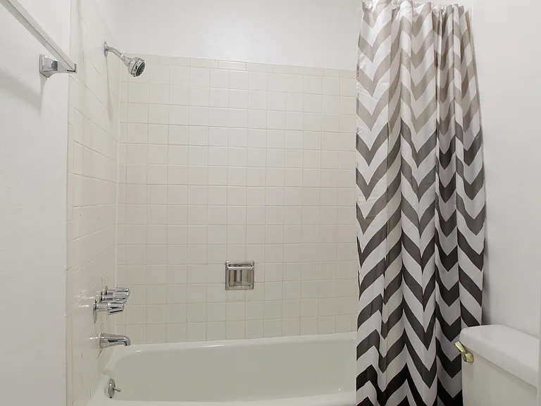 601 Westholme Ave #204 — Photo 4