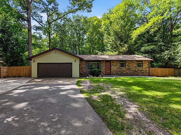 4th image of 545 N Wilderness Dr