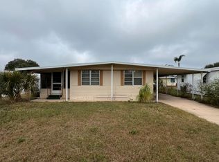 1024 Capella Dr, Tavares, FL 32778