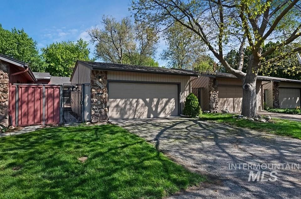 1st image of 968 N Camelot Dr