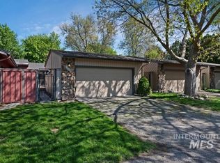 968 N Camelot Dr, Boise, ID 83704