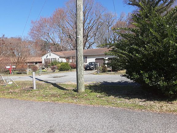2nd image of 2 Hodges Ln
