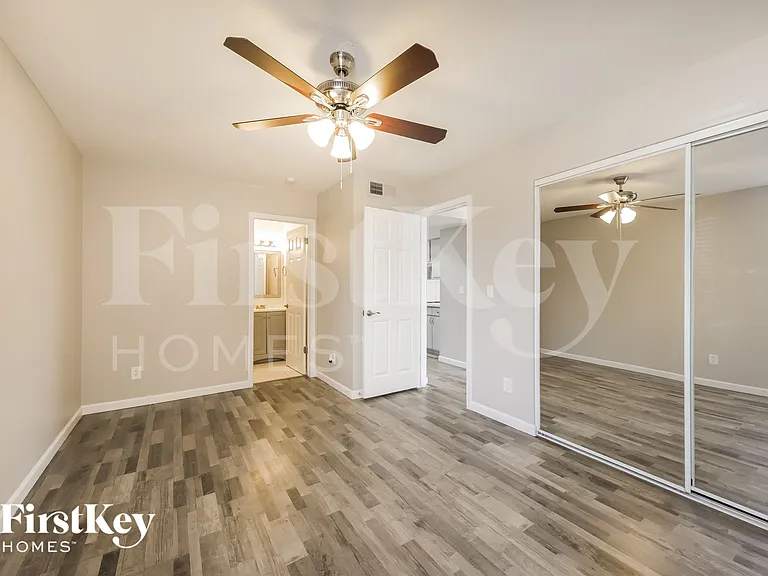 7208 W Montebello Ave — Photo 8