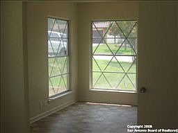 4th image of 4715 Duquesne Dr