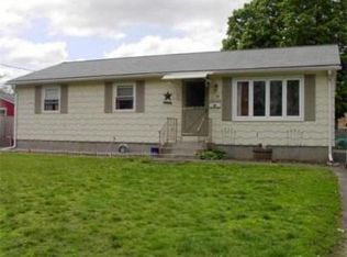 20 Perry St, Chicopee, MA 01013