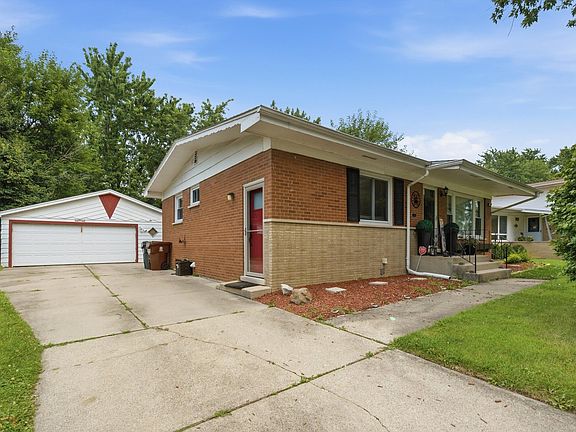 3rd image of 835 W Terrace Dr