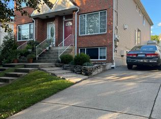 271 Seguine Ave, Staten Island, NY 10309