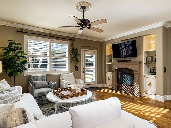 5th image of 9768 Swan Lake Dr