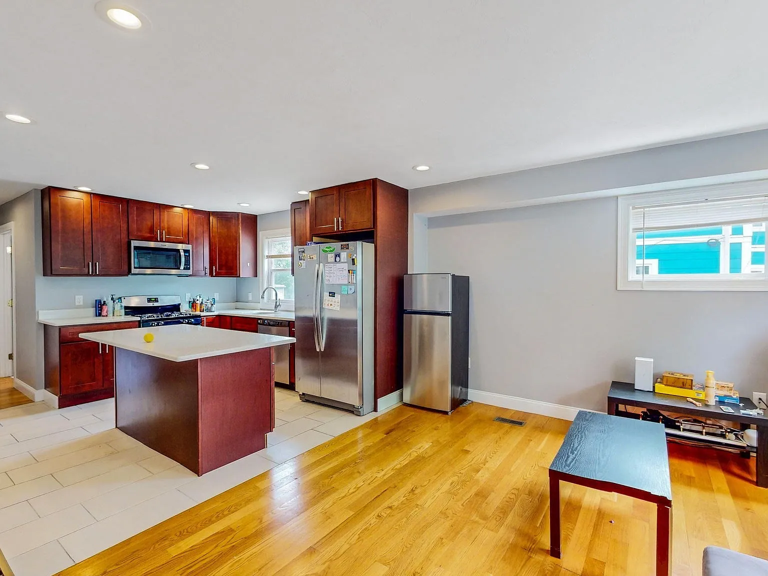 5 bed, 3.0 bath, 1400 sqft, $5,300 — Photo 1