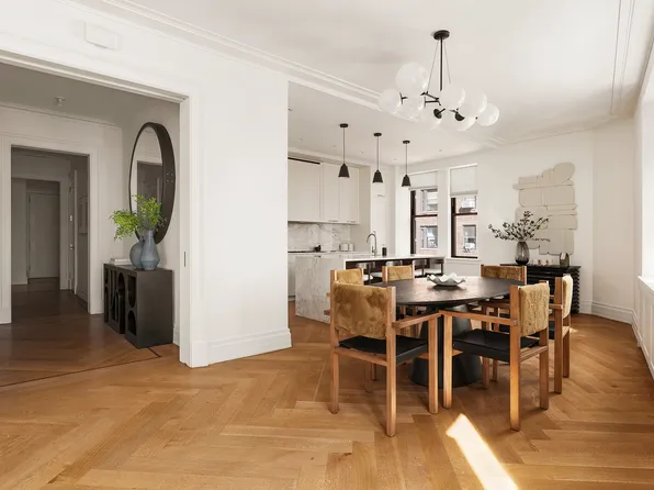 235 West 75th Street image 3 of 19